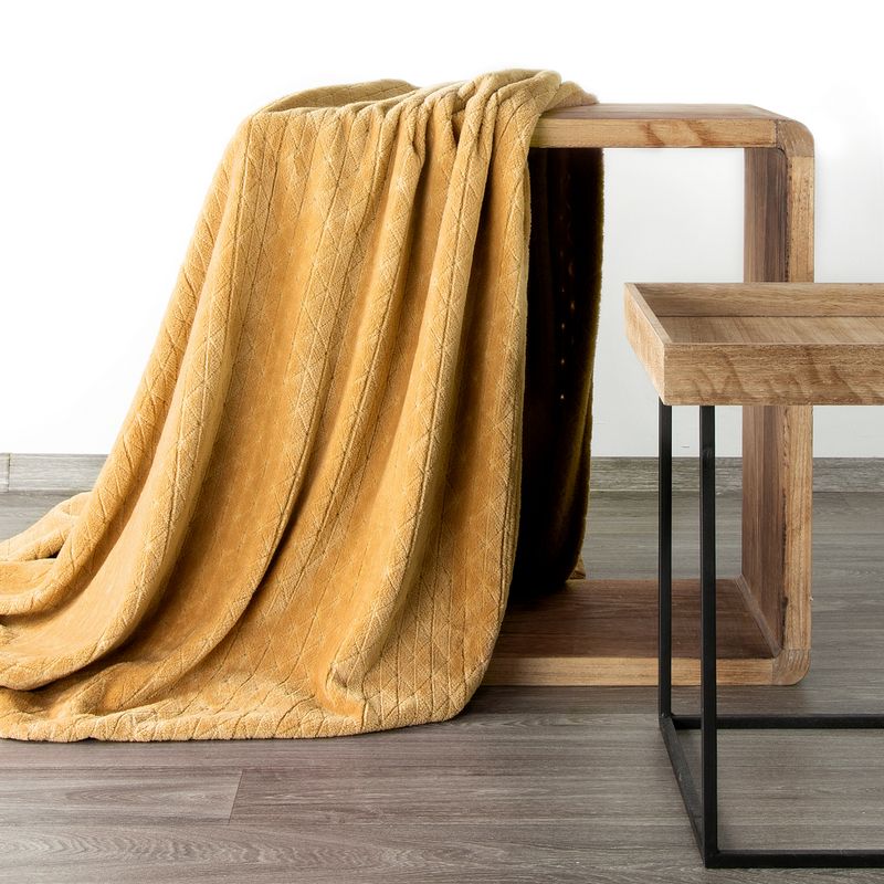 Jednofarebná deka - Cindy 4 zlatá (Rozmer deky: š. 70 cm x d. 160 cm)